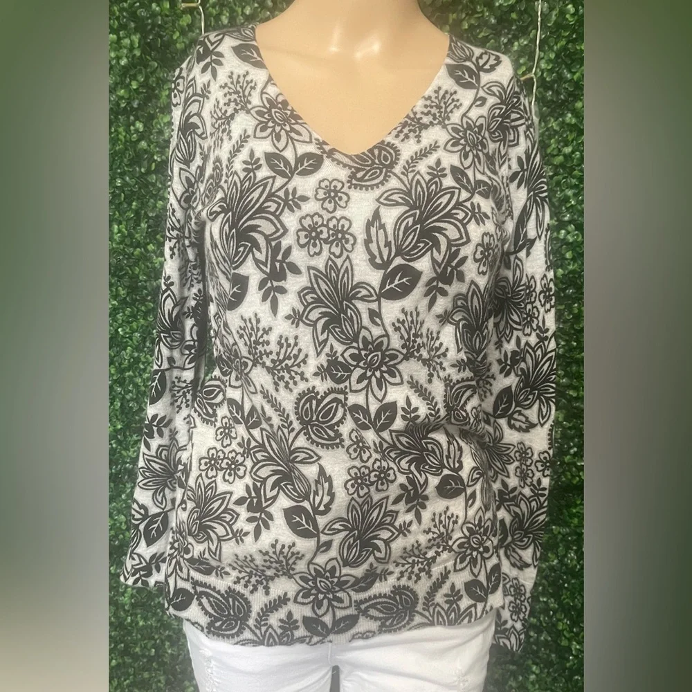 LOFT Black and White Fitted Blouse with Intricate Design - Picture 2 of 8